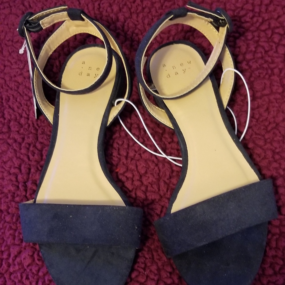 Navy blue sandals - size 6- NEW